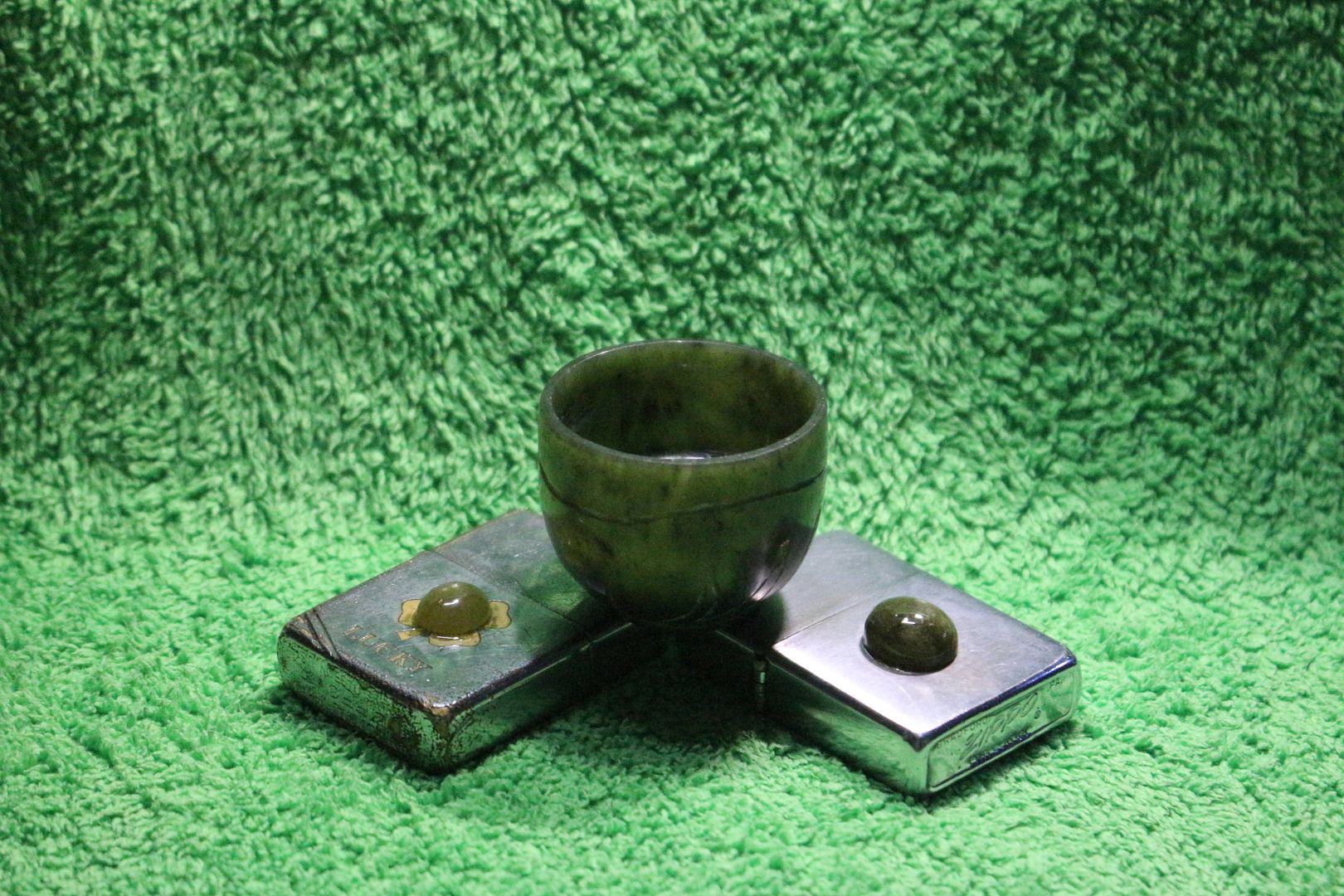 Hàng sưu tầm độc dược bảng A chỉ có 1 món duy nhất: Ly đá Phật Ngọc - Ngọc Bích (Nephrite)