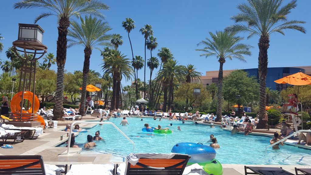 mgm_pool_zpsy9mgev6h.jpg