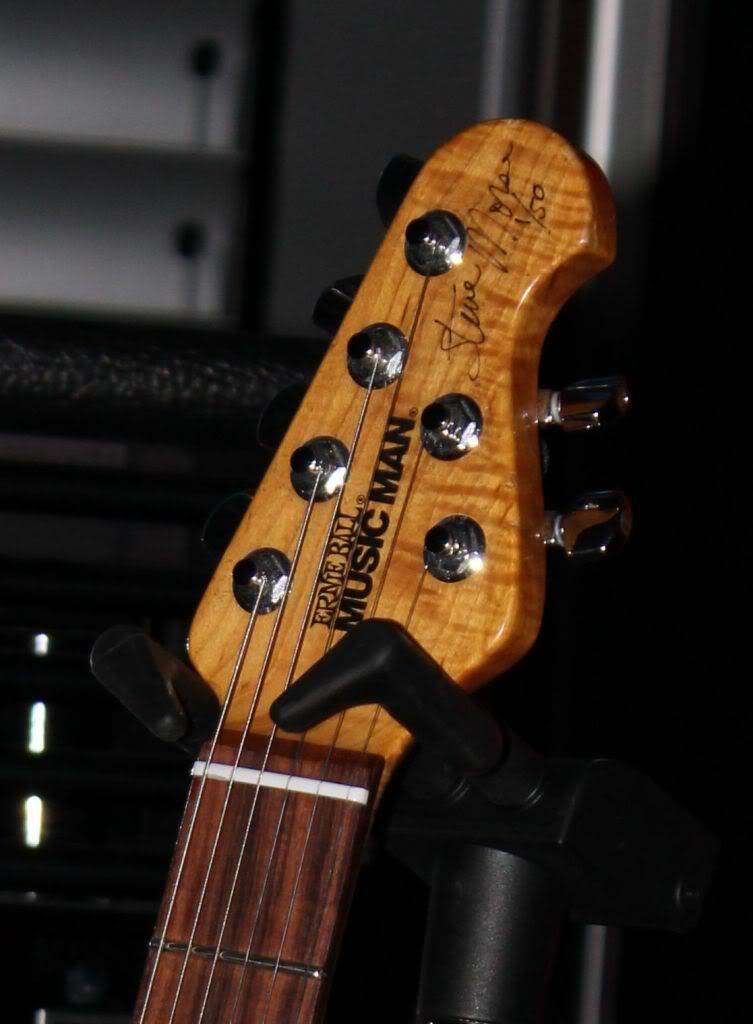 headstock.jpg
