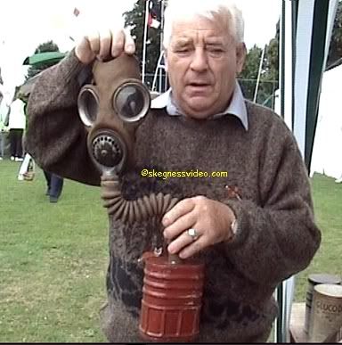 gas masks ww2 effigy