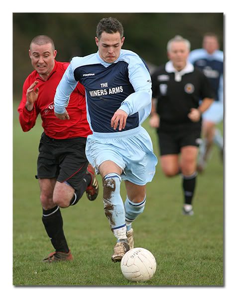 IMAGE: http://i126.photobucket.com/albums/p111/peteunicom/AFC%20Bohemia/UNi_PT_AFCvsMiners10.jpg