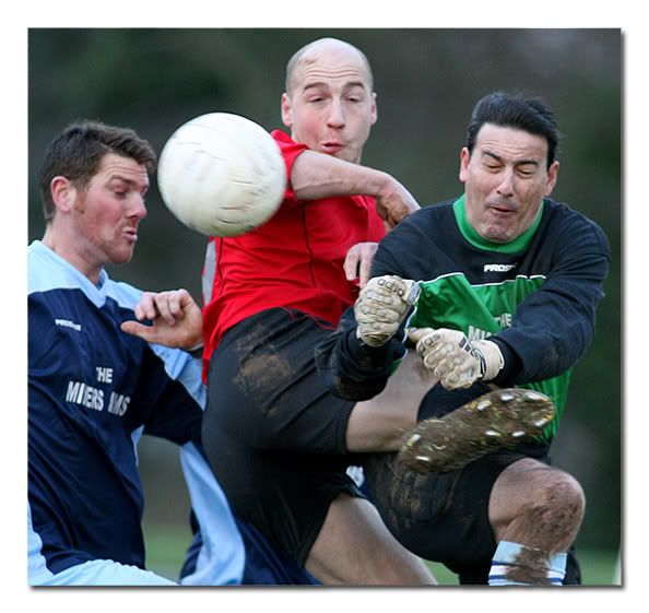 IMAGE: http://i126.photobucket.com/albums/p111/peteunicom/AFC%20Bohemia/UNi_PT_AFCvsMiners11.jpg