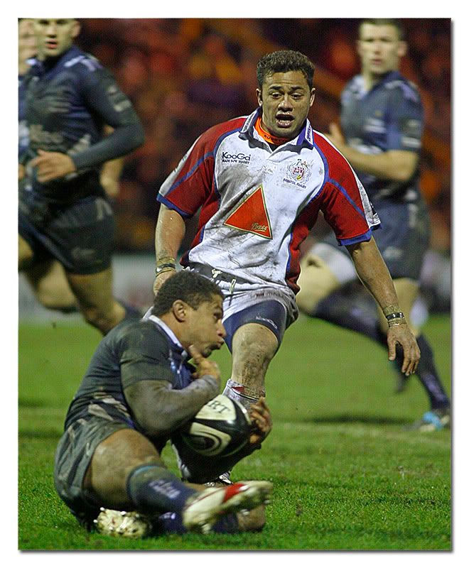 IMAGE: http://i126.photobucket.com/albums/p111/peteunicom/UNi_PT_BishopstonRugbyvs-1.jpg