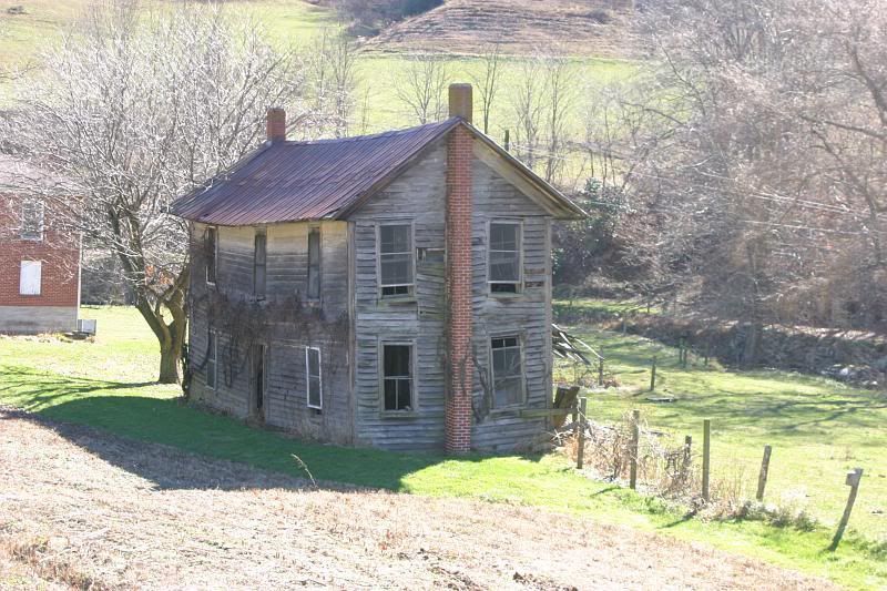 IMAGE: http://i126.photobucket.com/albums/p118/Photogear_2007/Photo%20URLs%202%20Share/Initsday1.jpg