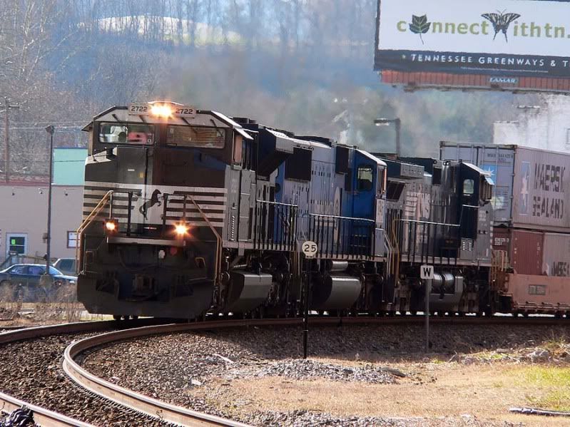 IMAGE: http://i126.photobucket.com/albums/p118/Photogear_2007/Saves%20to%20CD/Picture140-899.jpg