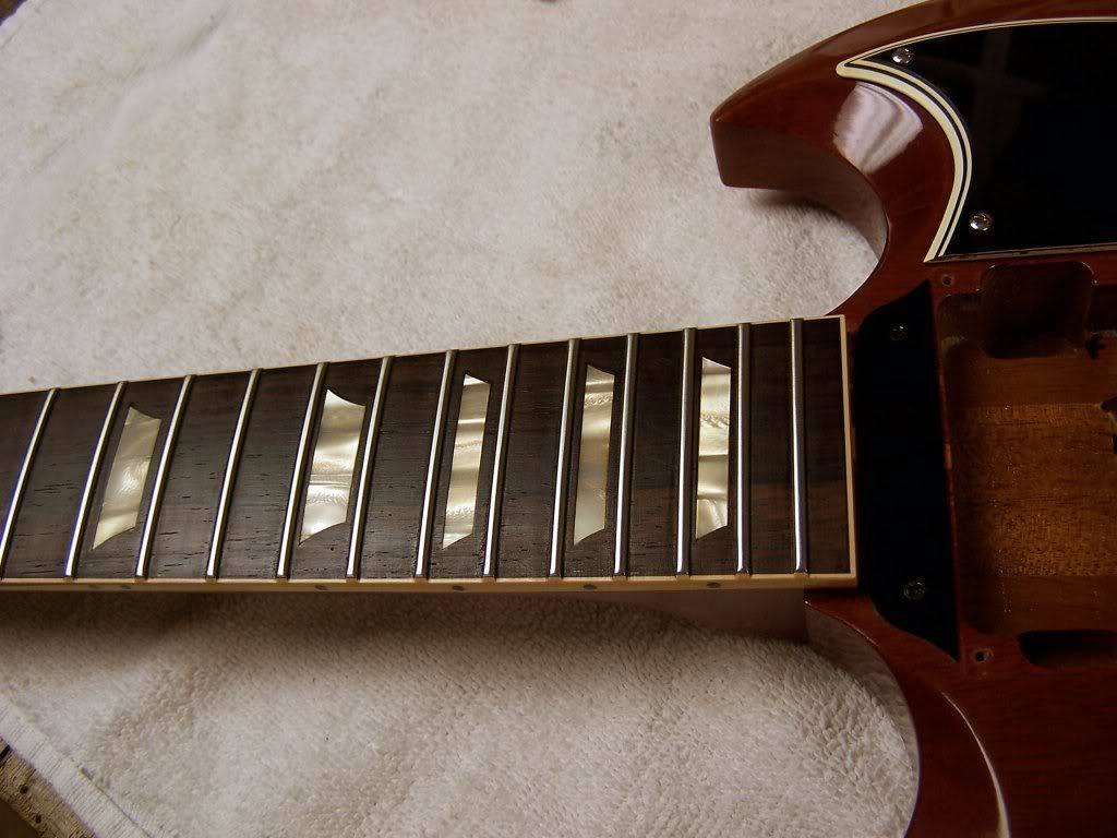 GibsonSG0762RIInlays23.jpg