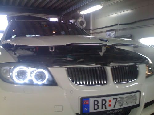 bmw320.jpg