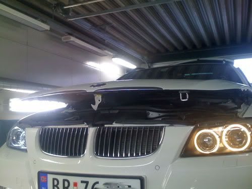 bmw3201.jpg