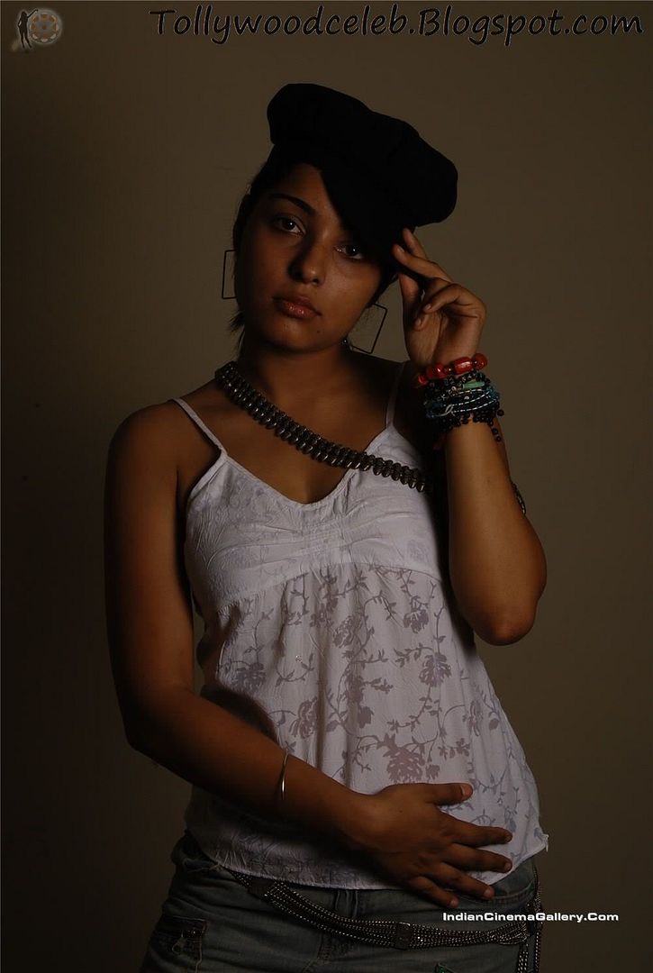 Anshu Armpit Show