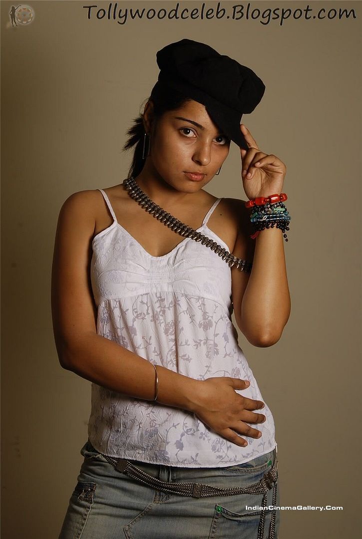 Anshu Armpit Show