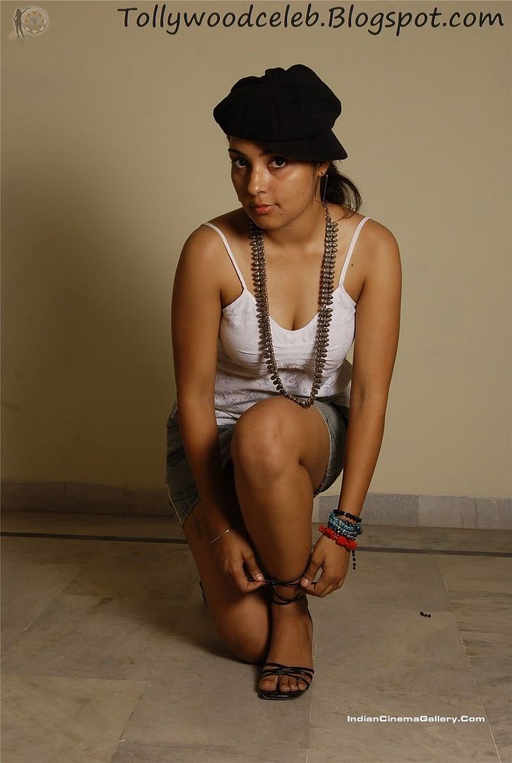 Anshu Armpit Show