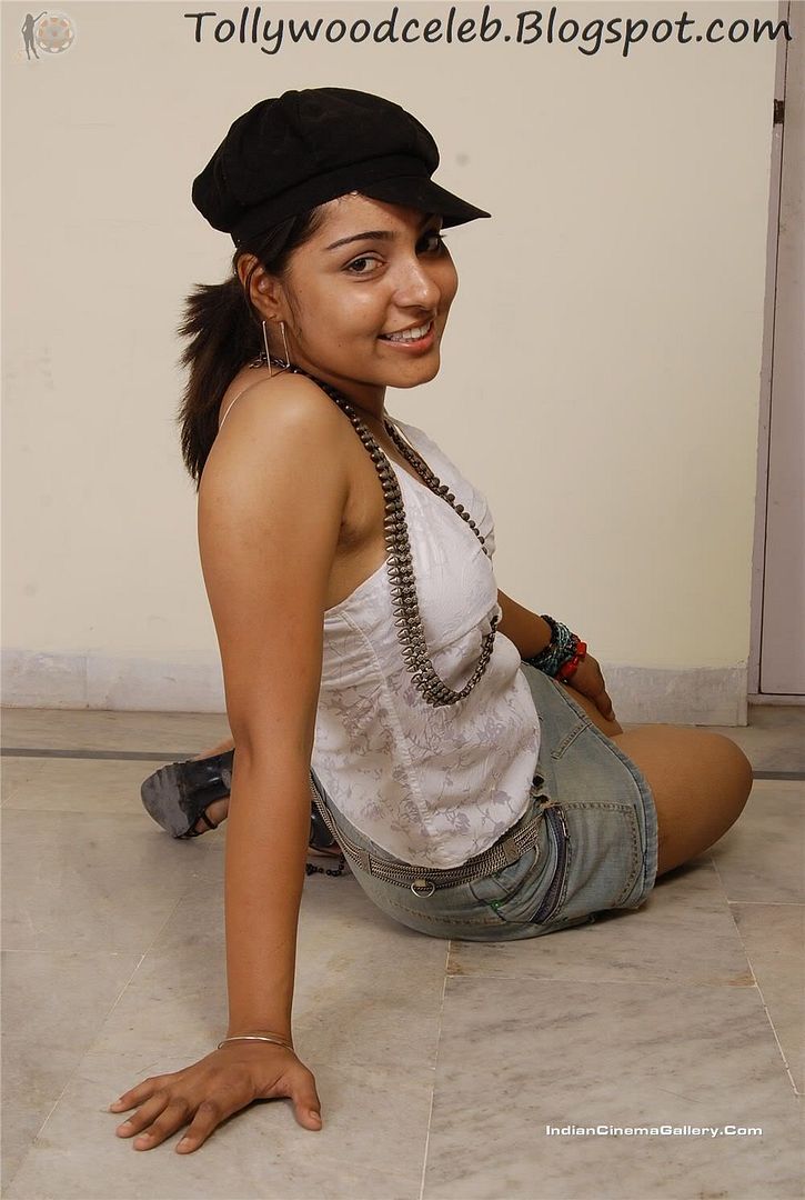 Anshu Armpit Show