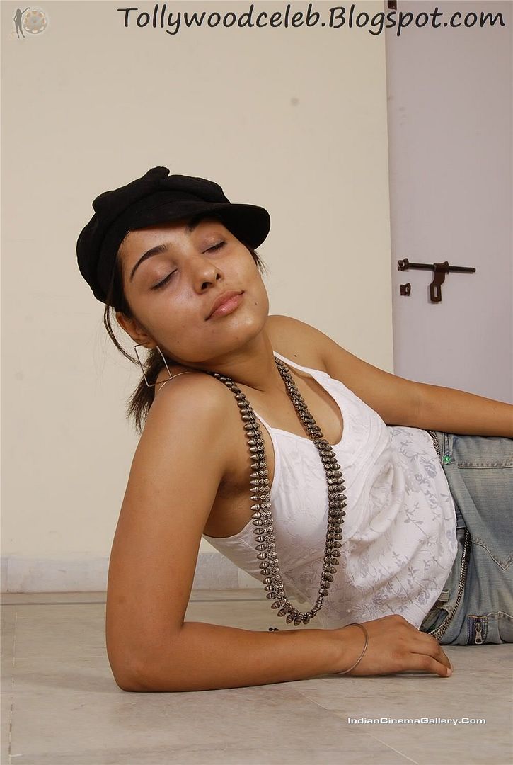 Anshu Armpit Show